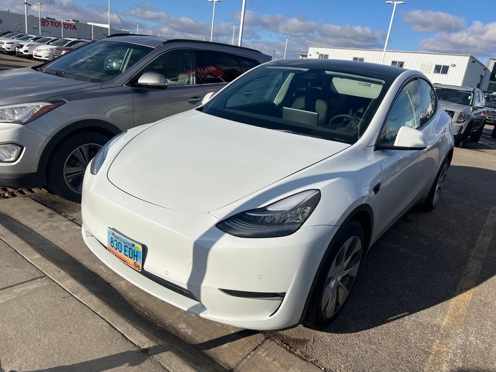 Used 2022 Tesla Model Y  with VIN 7SAYGDEE9NF360311 for sale in Fargo, ND