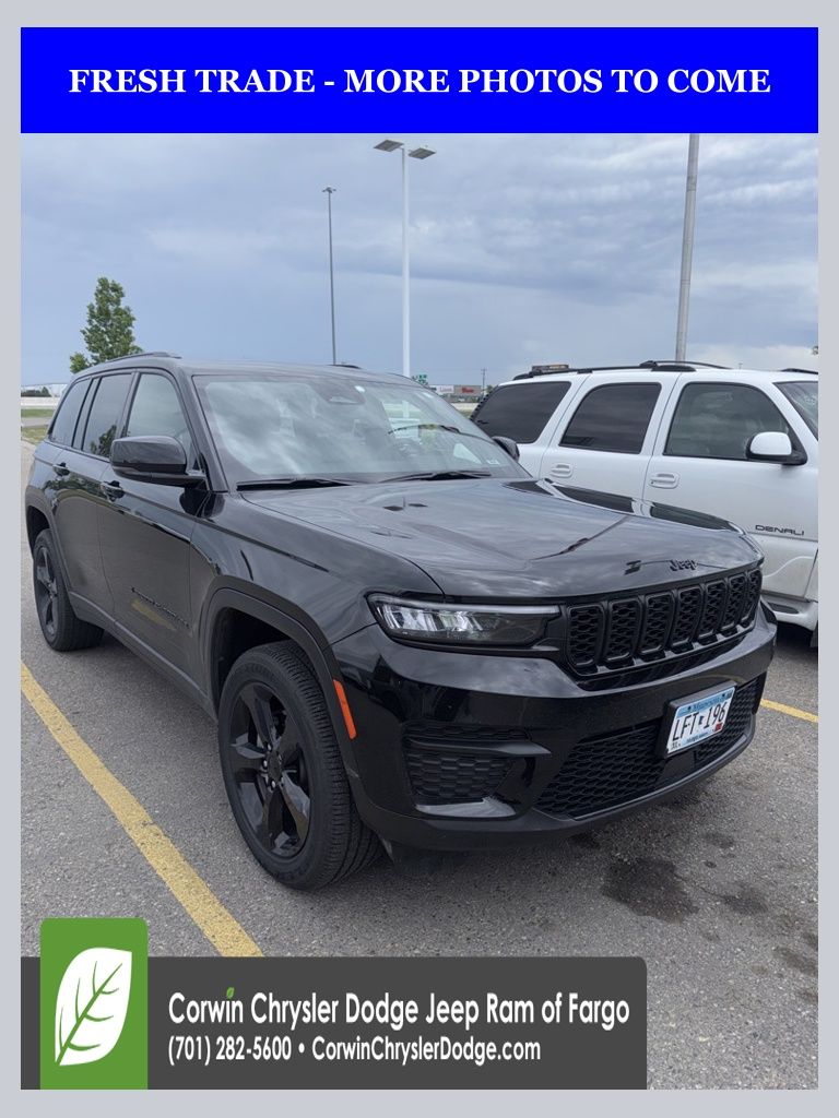 2023 Jeep Grand Cherokee Altitude X 4x4's photo