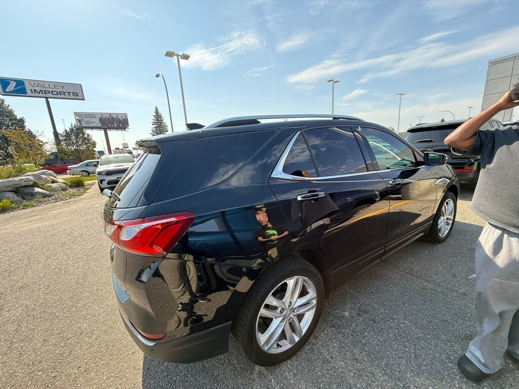 2021 Chevrolet Equinox Premier photo 3