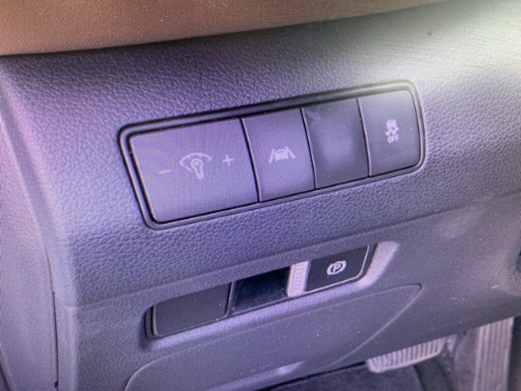 2022 Hyundai Santa Fe SEL photo 3