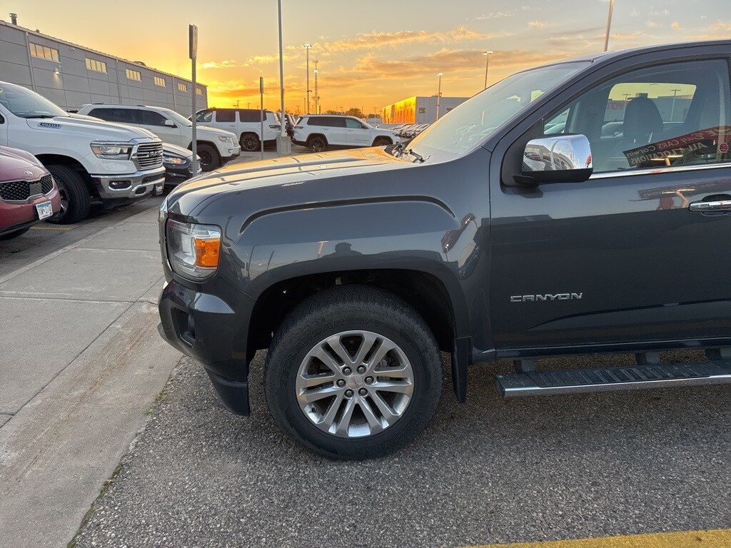 2017 Gmc Canyon SLT photo 4