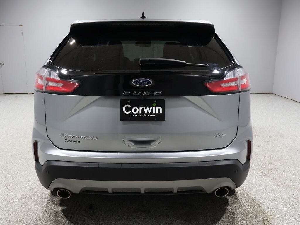 2024 Ford Edge Titanium photo 3