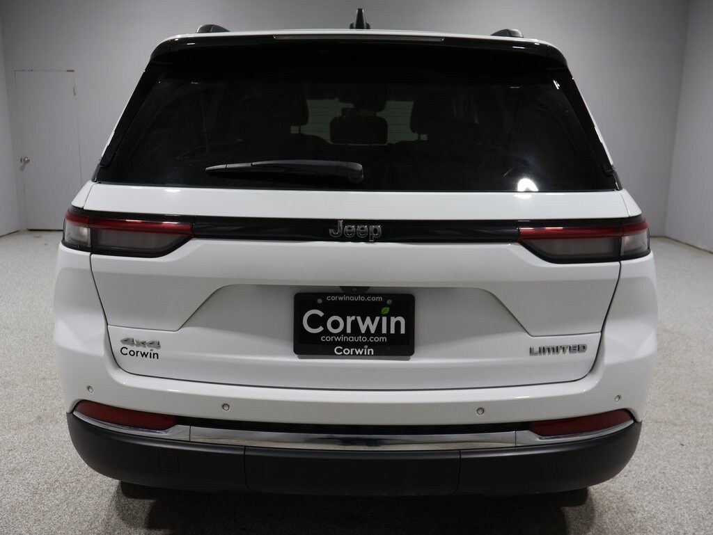2023 Jeep Grand Cherokee Limited photo 3