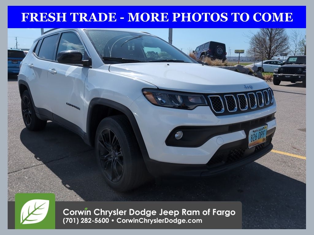 2023 Jeep Compass Latitude Lux 4X4's photo