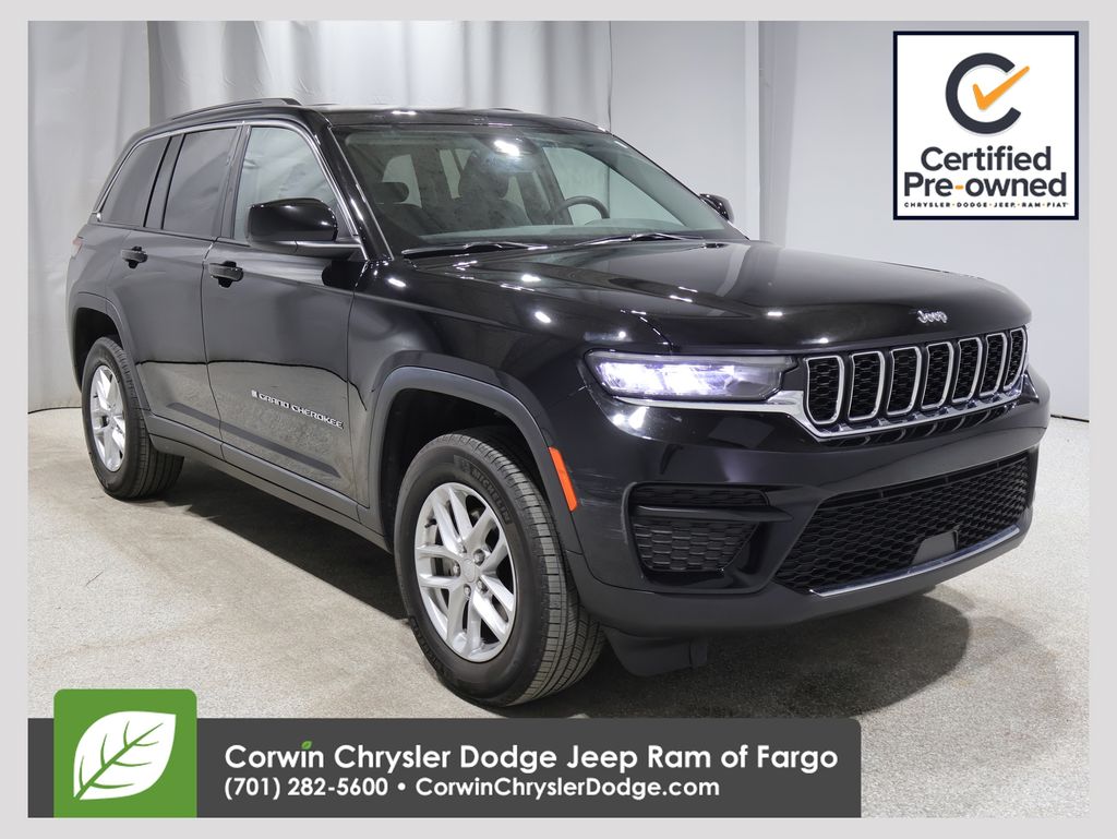 2023 Jeep Grand Cherokee Laredo 4x4's photo