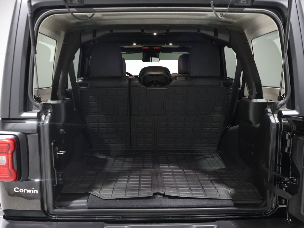 2025 Jeep Wrangler Rubicon photo 4