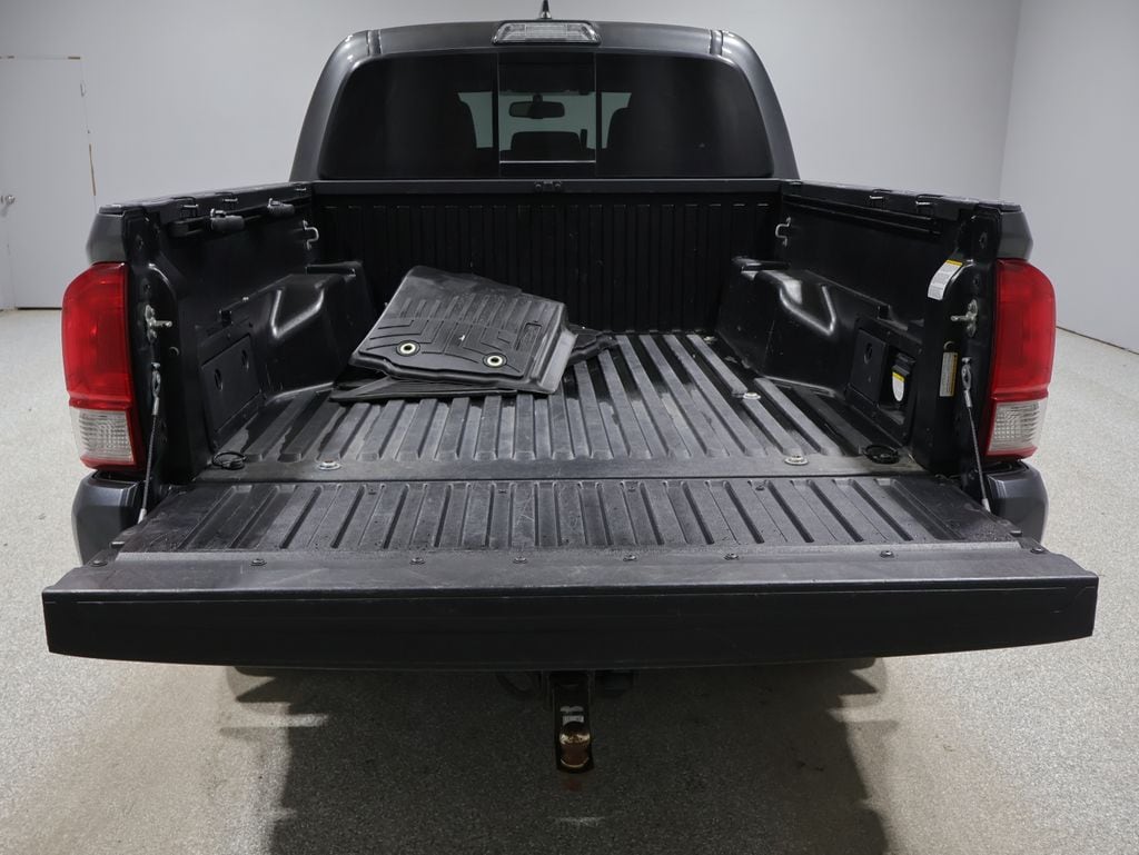 2017 Toyota Tacoma SR5 Sport TRD Pro photo 4