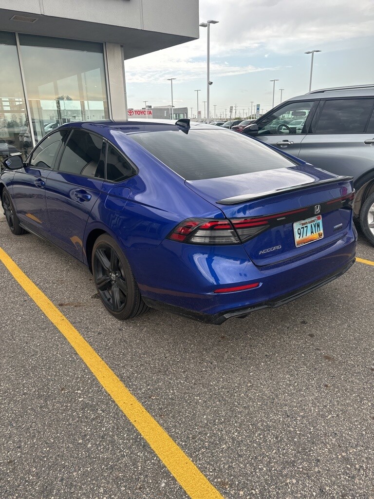 2023 Honda Accord Hybrid Sport-L photo 3