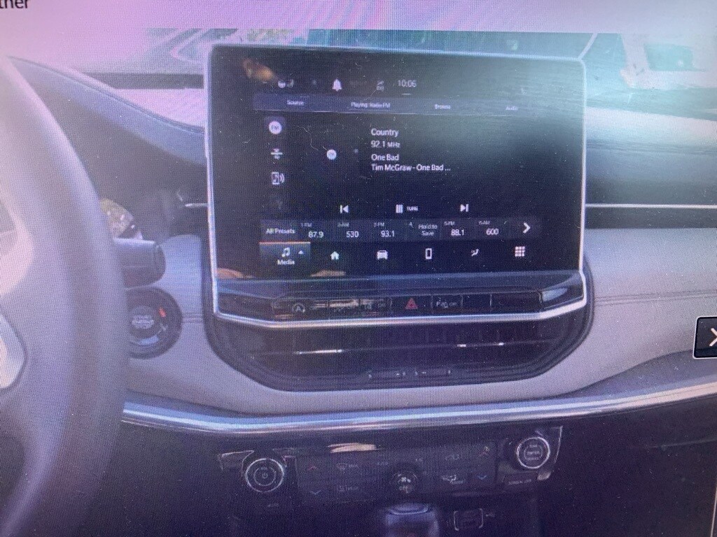 2023 Jeep Compass Limited photo 3