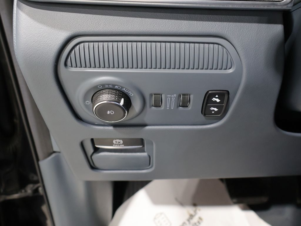2022 Jeep Grand Wagoneer Series III - Photo 31