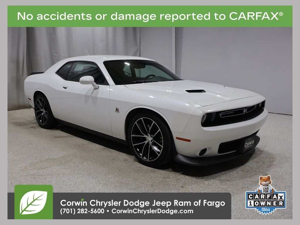 2016 Dodge Challenger Scat Pack's photo