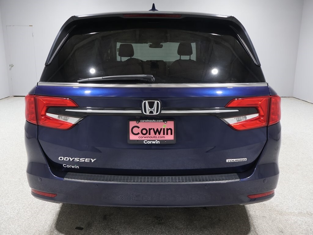 2023 Honda Odyssey Touring photo 3