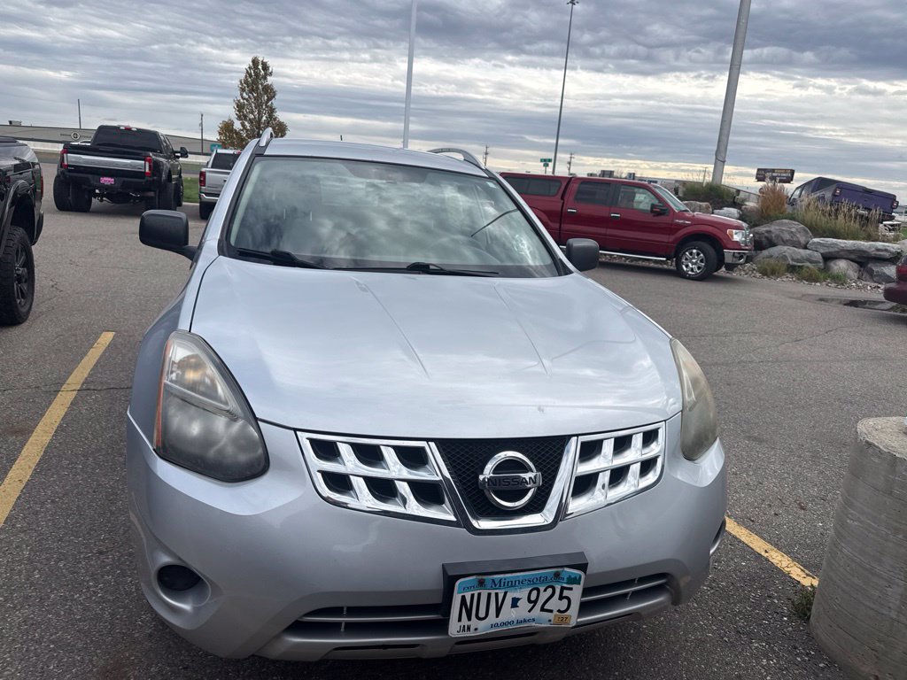 Used 2015 Nissan Rogue Select S with VIN JN8AS5MV4FW253110 for sale in Fargo, ND