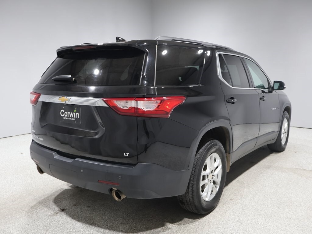 2021 Chevrolet Traverse Cloth 1LT photo 2
