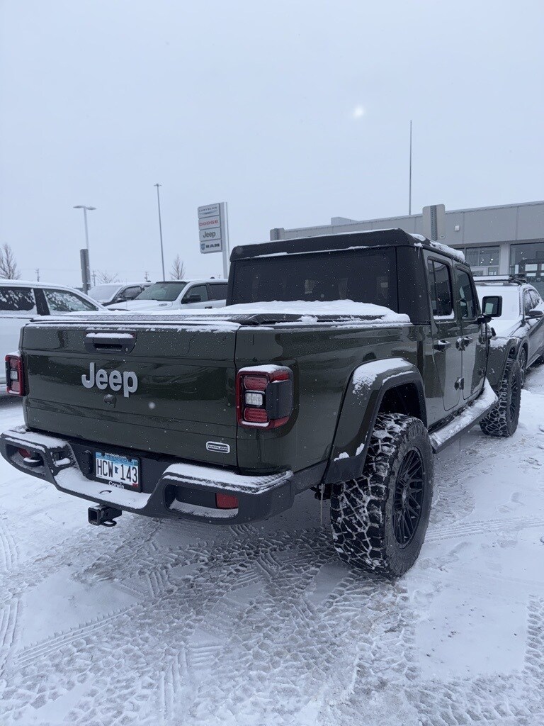 2021 Jeep Gladiator Overland photo 2