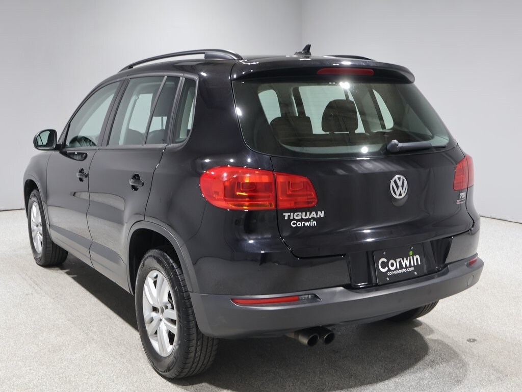 2017 Volkswagen Tiguan S photo 3