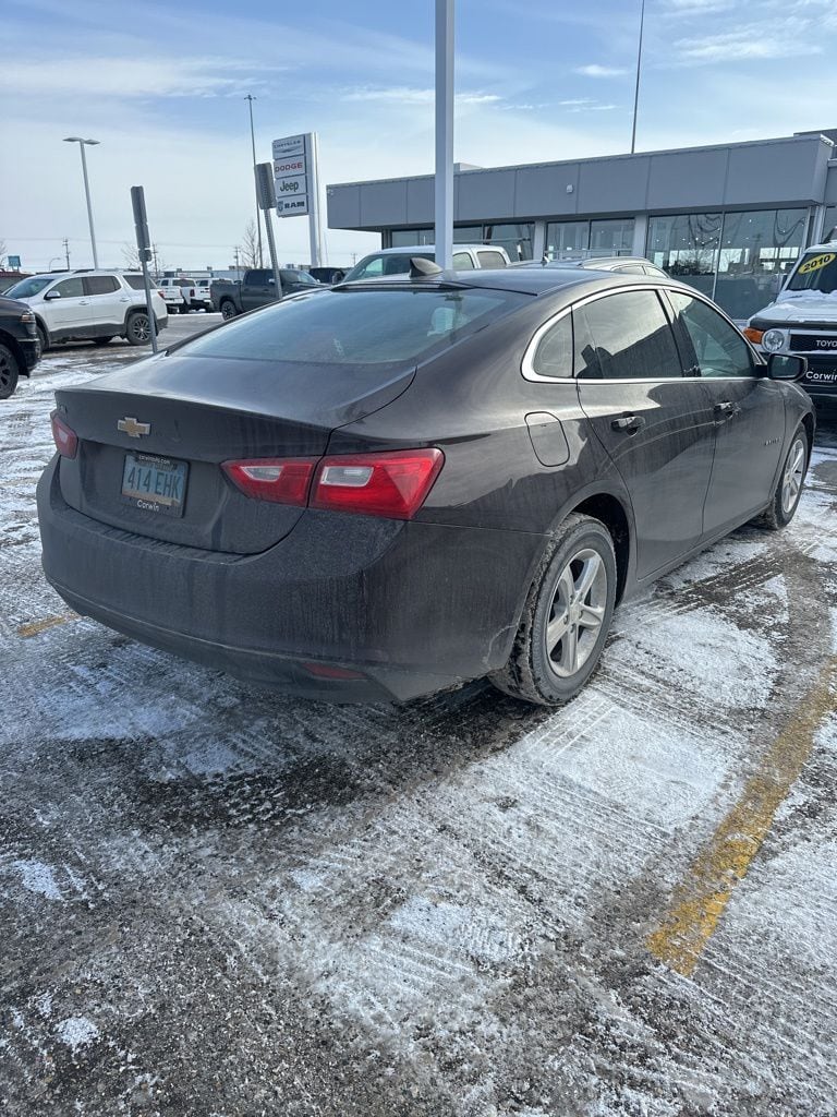 2020 Chevrolet Malibu LS photo 2