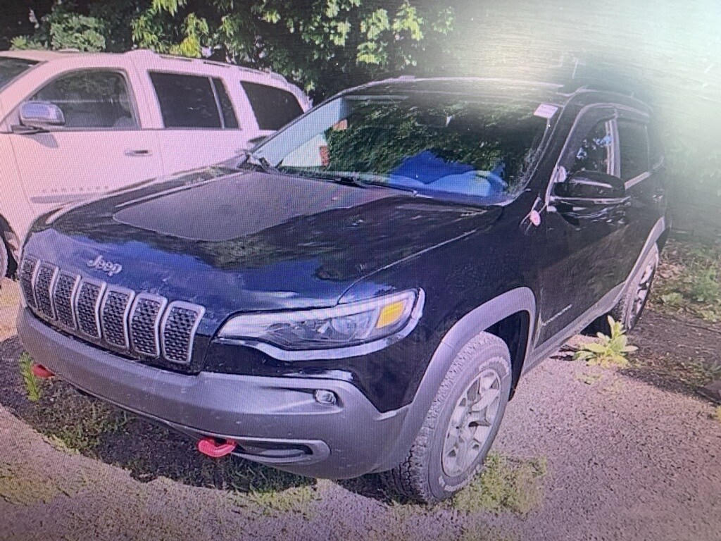 2022 Jeep Cherokee Trailhawk photo 2