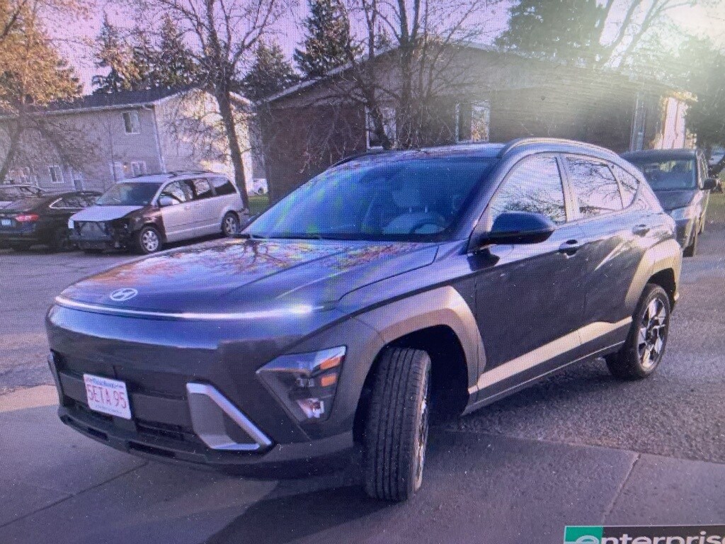 2024 Hyundai Kona SEL photo 2