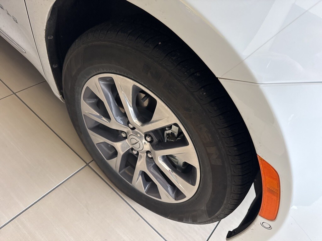 2025 Chrysler Pacifica Hybrid Pinnacle photo 2