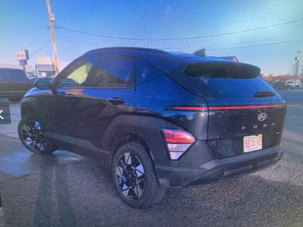 2024 Hyundai Kona SEL photo 4