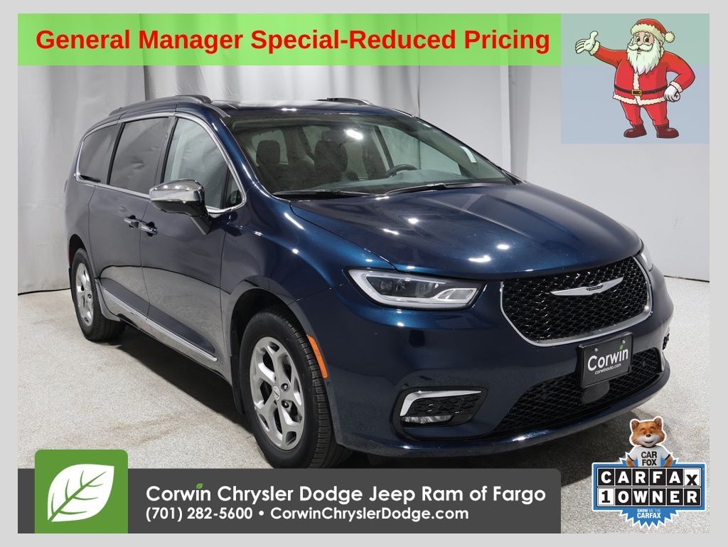 2023 Chrysler Pacifica Limited's photo