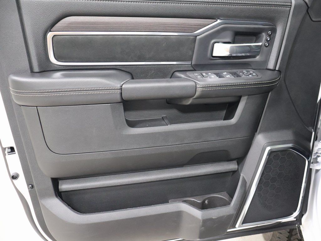 2025 RAM 2500 Laramie - Photo 8