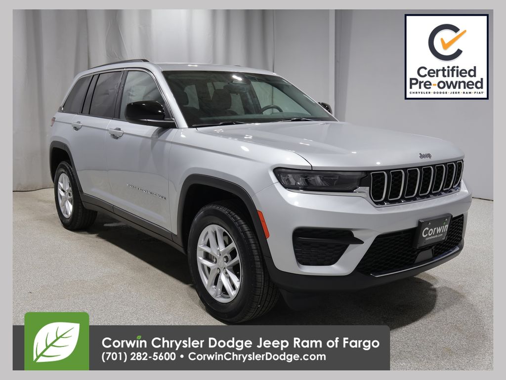 2023 Jeep Grand Cherokee Laredo 4x4's photo
