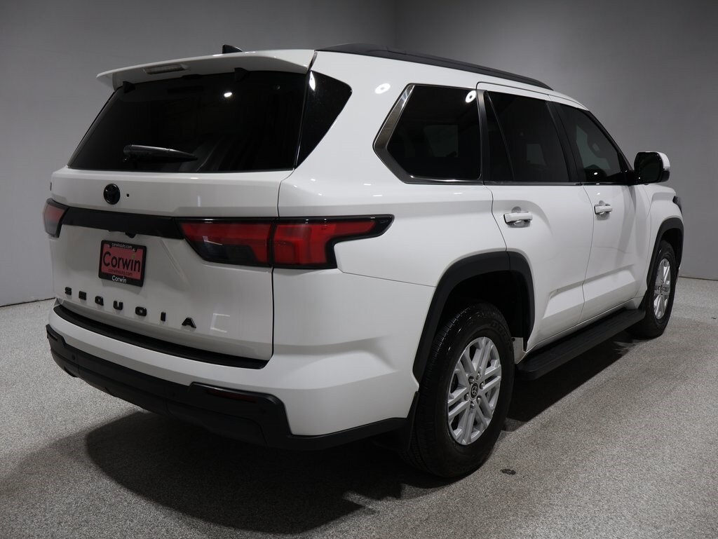 2024 Toyota Sequoia SR5 photo 2
