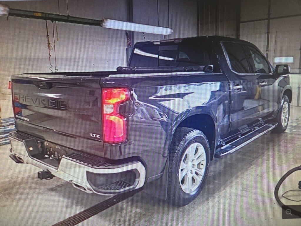 2024 Chevrolet Silverado 1500 LTZ photo 3