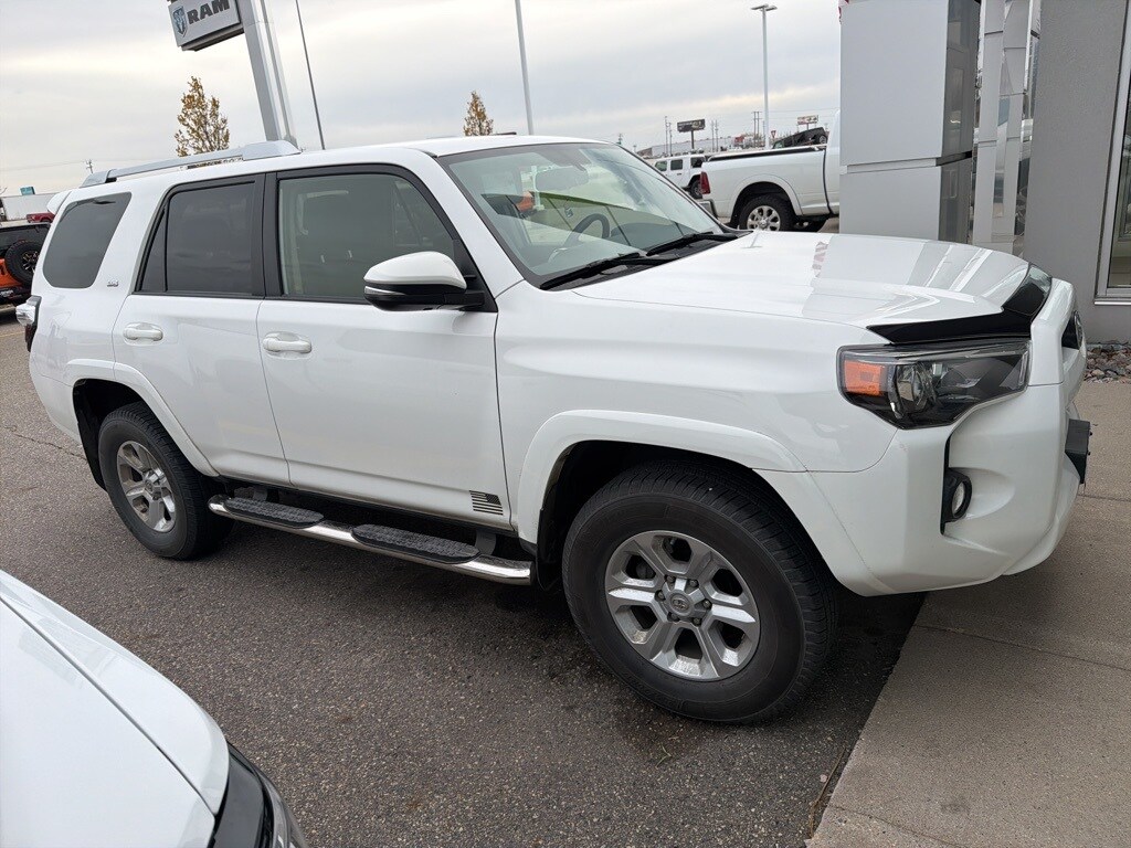 2018 Toyota 4Runner SR5 Premium photo 3