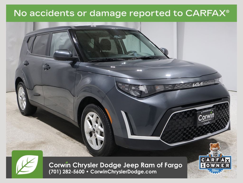 2024 Kia Soul LX's photo