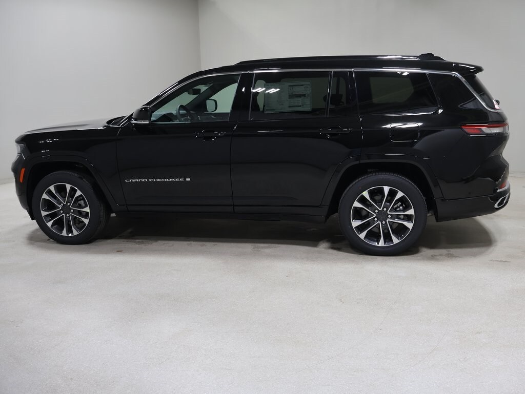 2025 Jeep Grand Cherokee Overland photo 4