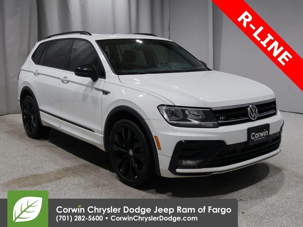 2020 Volkswagen Tiguan SE R-LINE BLACK's photo
