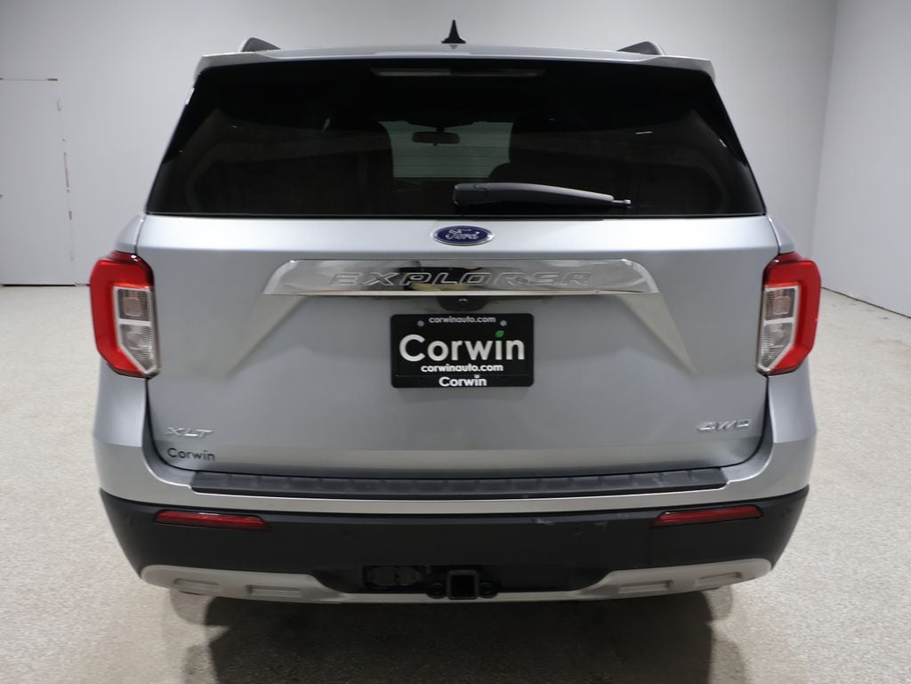 2024 Ford Explorer XLT photo 2