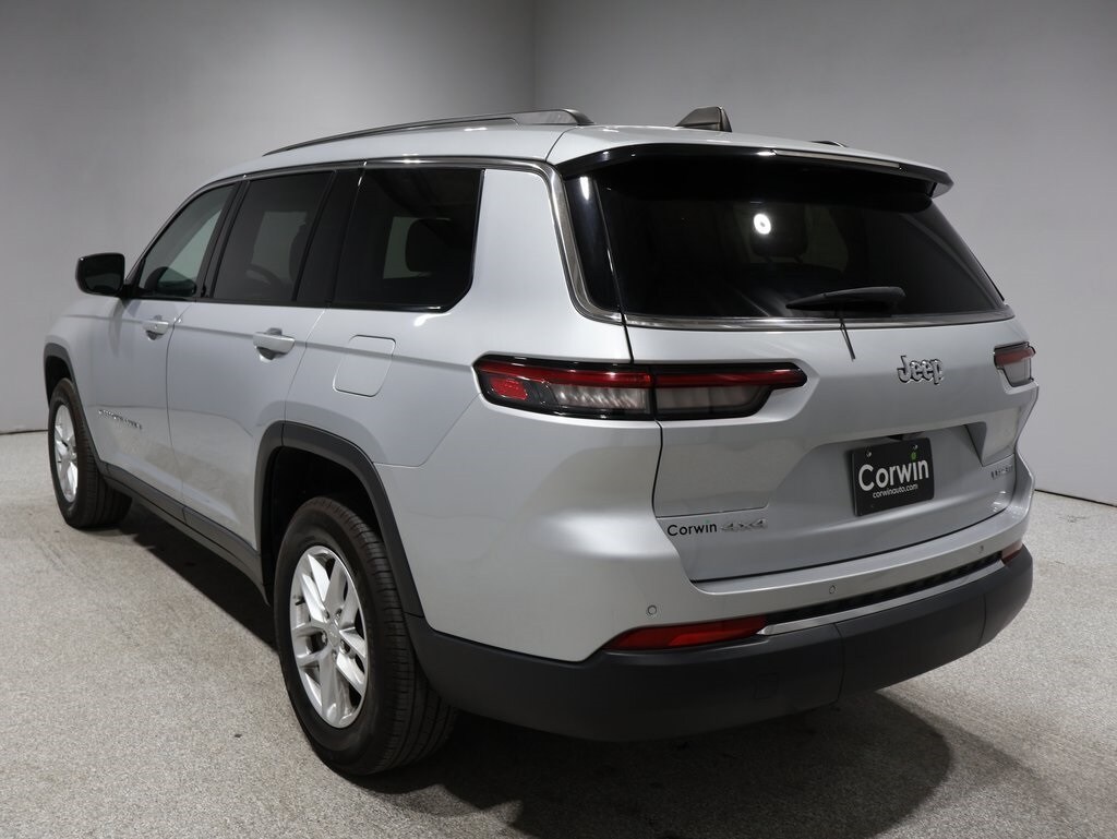 2023 Jeep Grand Cherokee Laredo photo 4