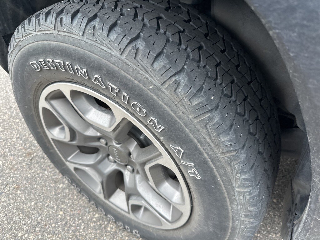 2021 Jeep Cherokee Trailhawk photo 2