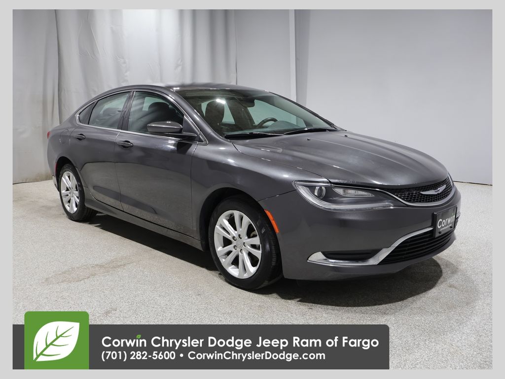 2015 Chrysler 200 Limited's photo
