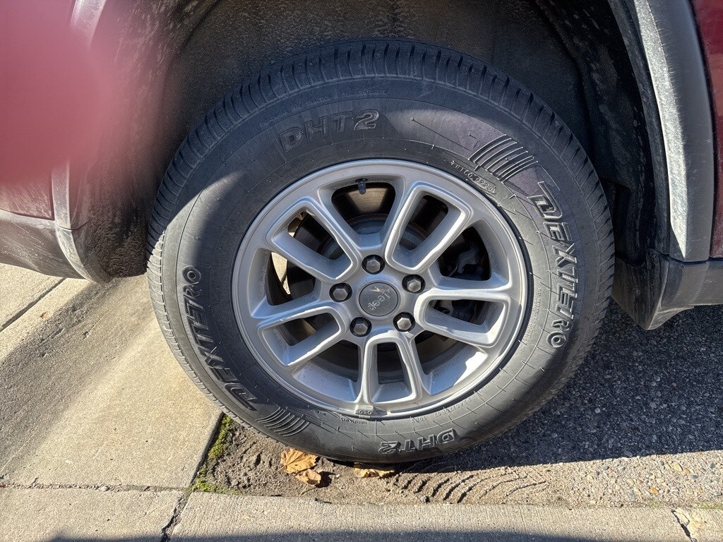 Used 2020 Jeep Grand Cherokee Laredo SUV