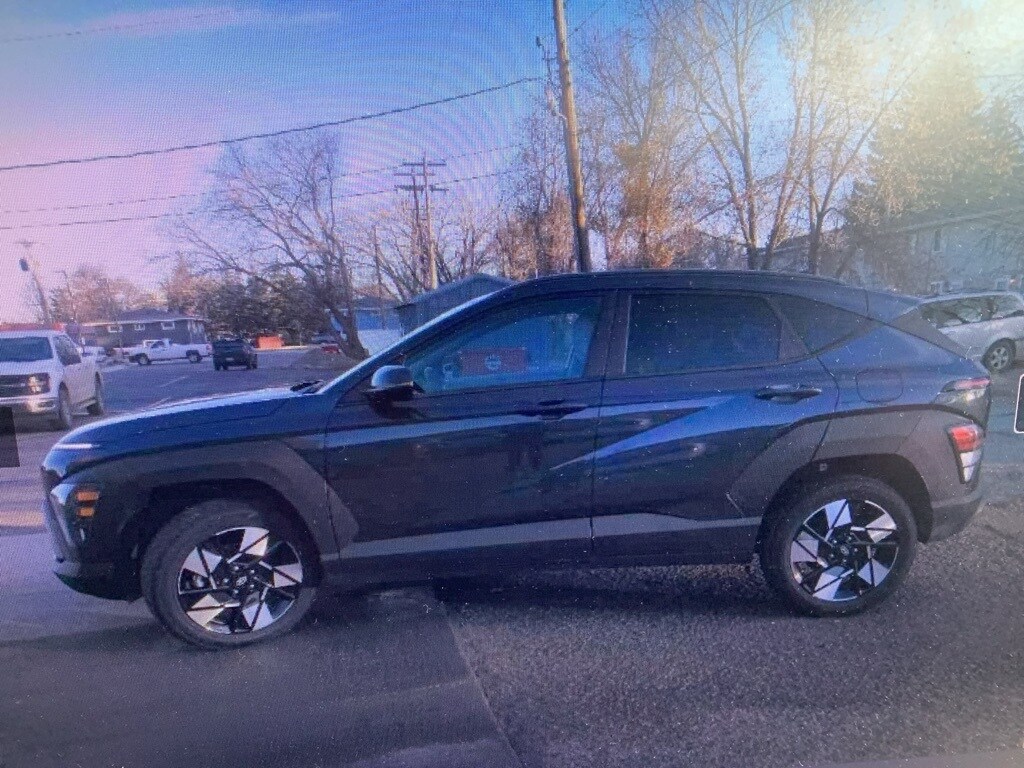 2024 Hyundai Kona SEL photo 3