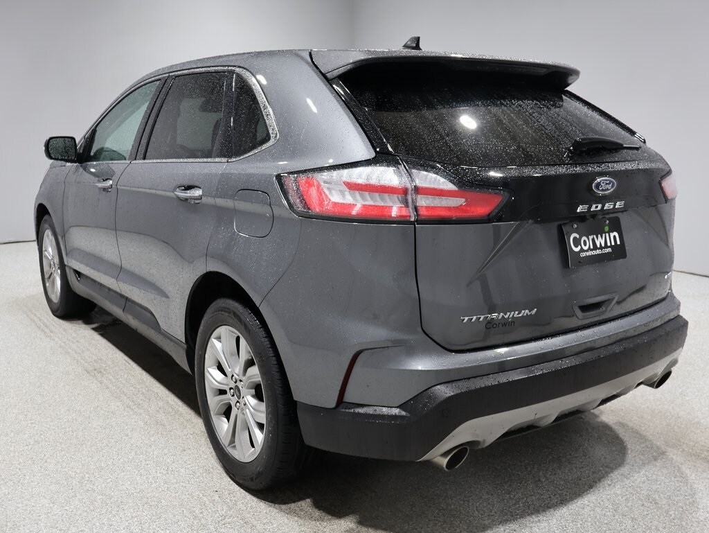 2024 Ford Edge Titanium photo 4