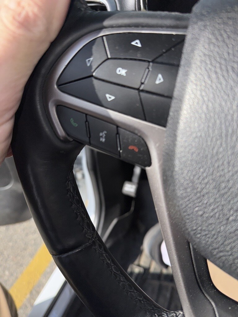 2018 Jeep Grand Cherokee Overland photo 2