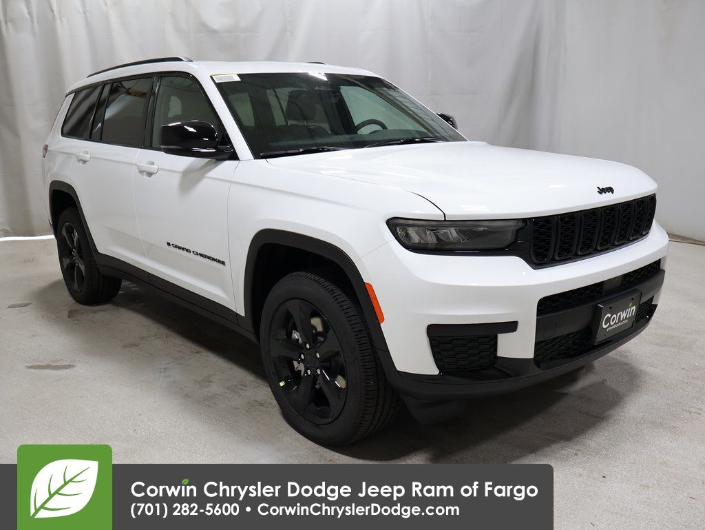 2025 Jeep Grand Cherokee L Altitude's photo