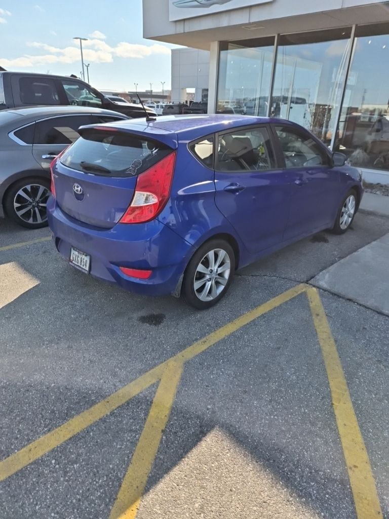 Used 2013 Hyundai Accent SE with VIN KMHCU5AE5DU067633 for sale in Fargo, ND