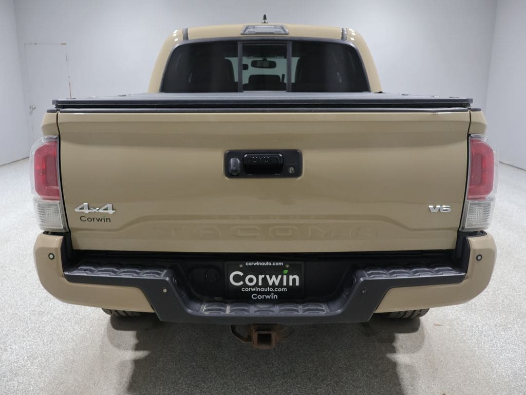 2016 Toyota Tacoma Limited V6 photo 3