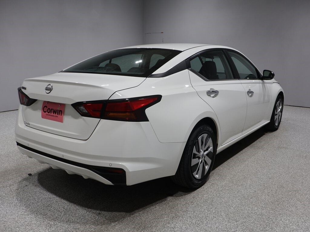 2024 Nissan Altima S photo 2