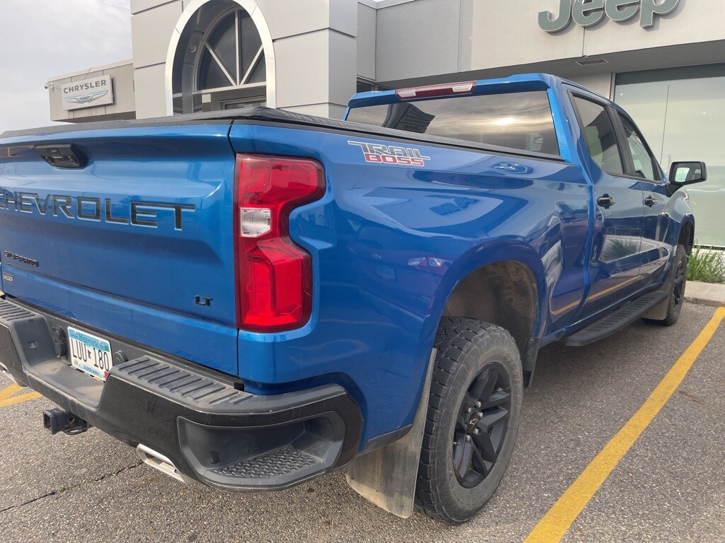 2023 Chevrolet Silverado Trail Boss LT photo 2