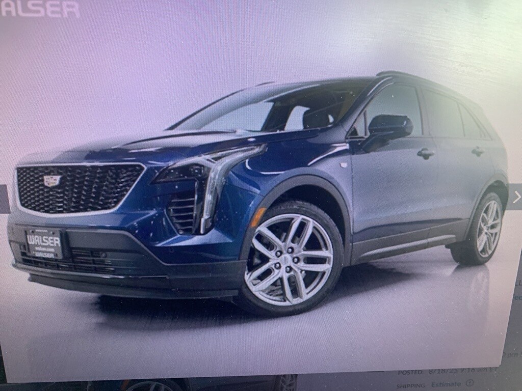 2019 Cadillac XT4 Sport photo 2
