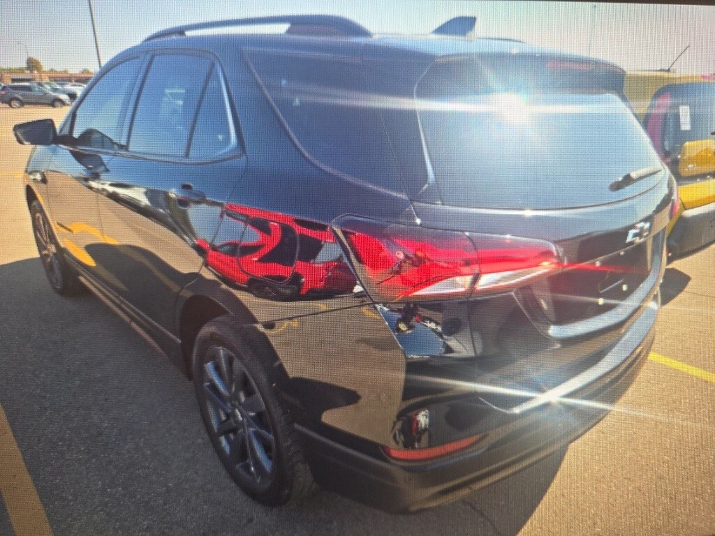 2024 Chevrolet Equinox RS photo 3