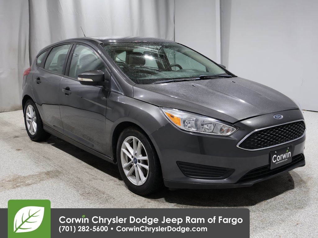 2018 Ford Focus SE's photo